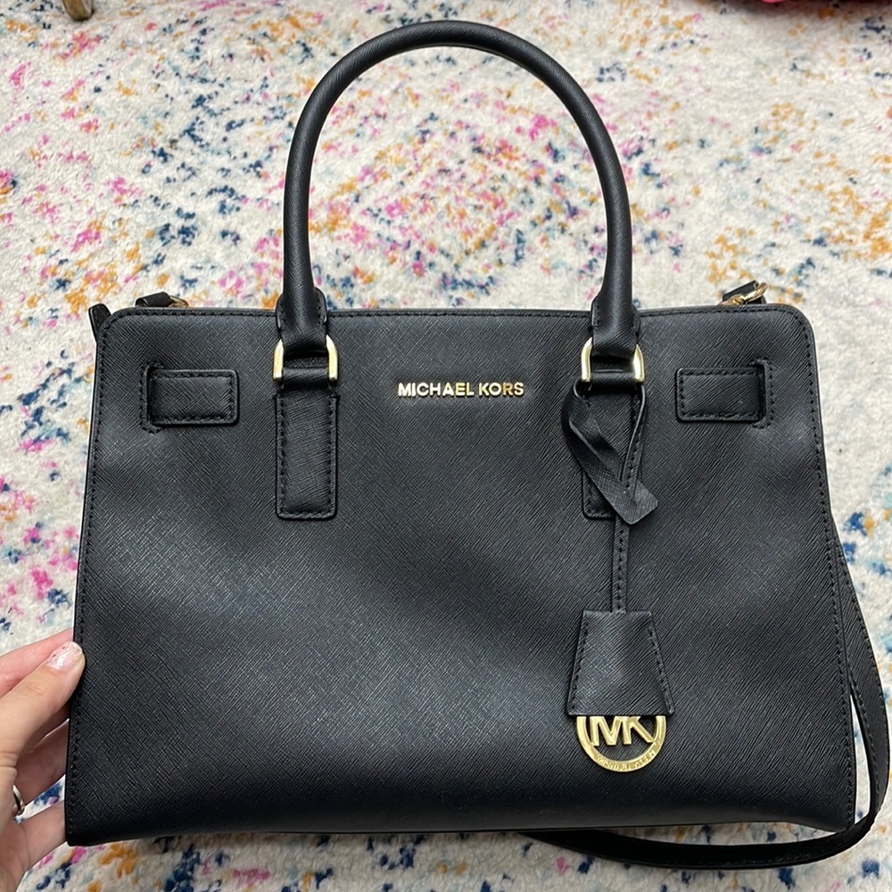 Authentic Micheal Kors Purse Black